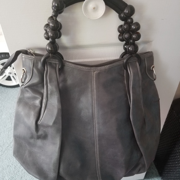 Gray boots and matching handbag. - Picture 5 of 5